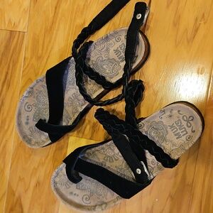 MUK LUKS® ESTELLE SANDALS Size 9